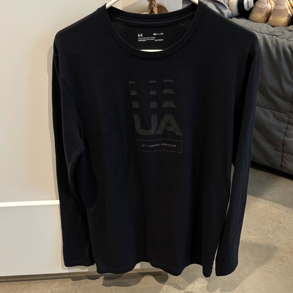 Under Armour Men's Dark Long Sleeve Tee